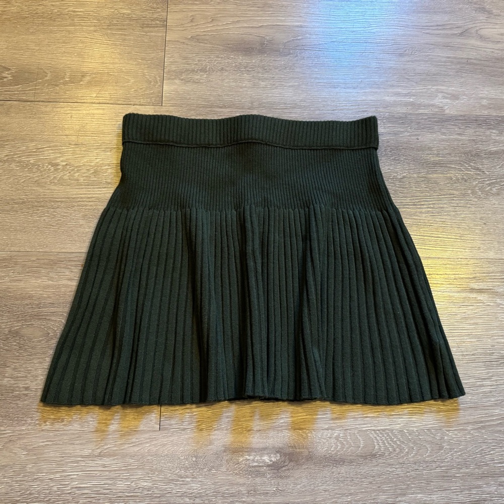Aerie (NWT) • Forest Green Knit Mini Skirt with Pleats • Size Medium